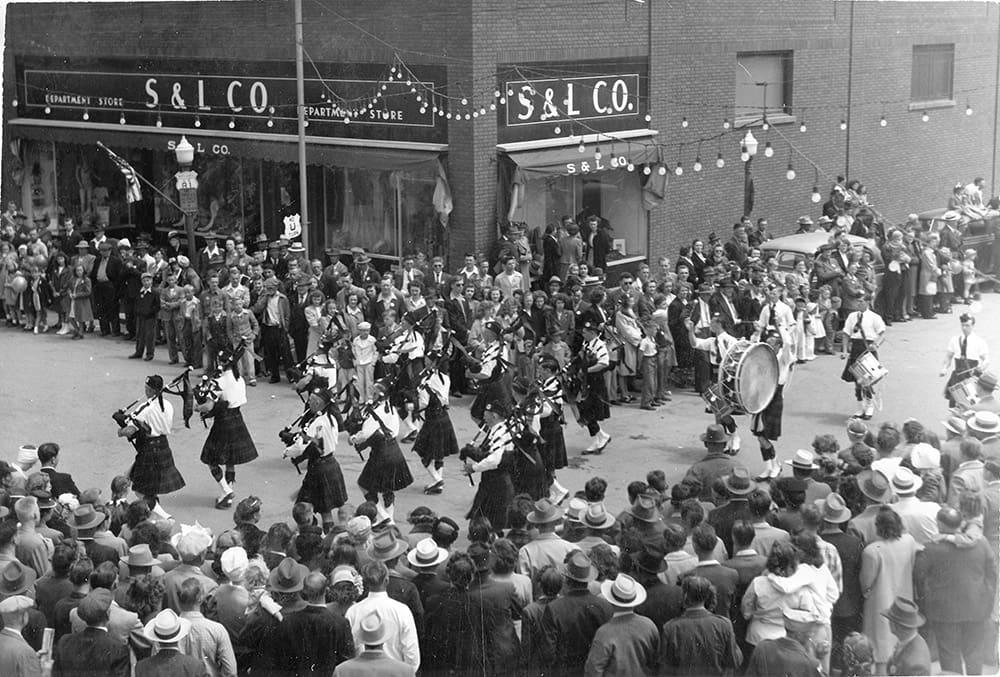 Parade-at-SL-Building